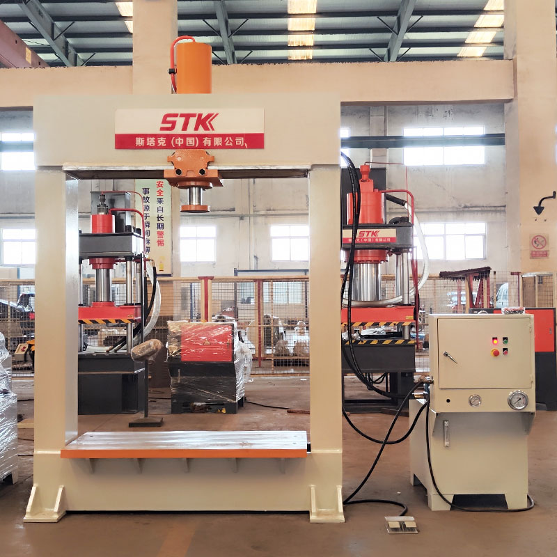 100T龙门液压机移动缸